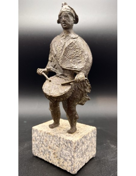 Buciños (Buciños, Carballedo, Lugo, 1938). Tamborilero. Bronce.