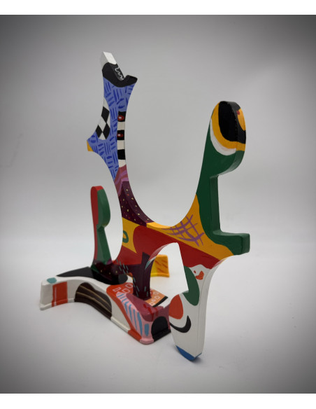 Julio Pereira (Venezuela, 1969). Momentos Lúdicos. Materiales reciclados policromados.