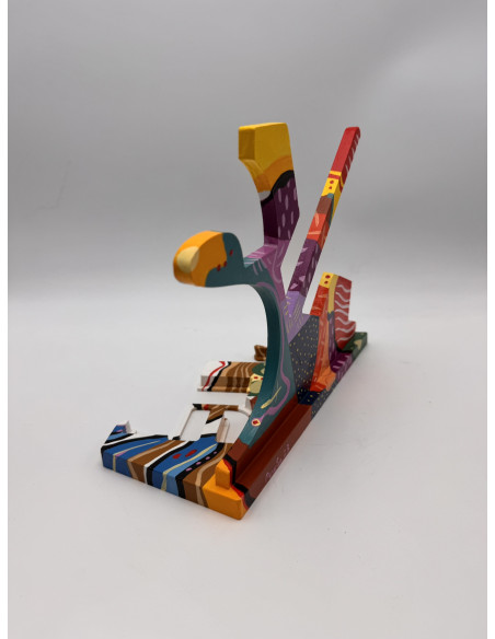 Julio Pereira (Venezuela, 1969). Momentos Lúdicos. Materiales reciclados policromados.