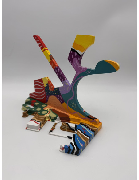 Julio Pereira (Venezuela, 1969). Momentos Lúdicos. Materiales reciclados policromados.