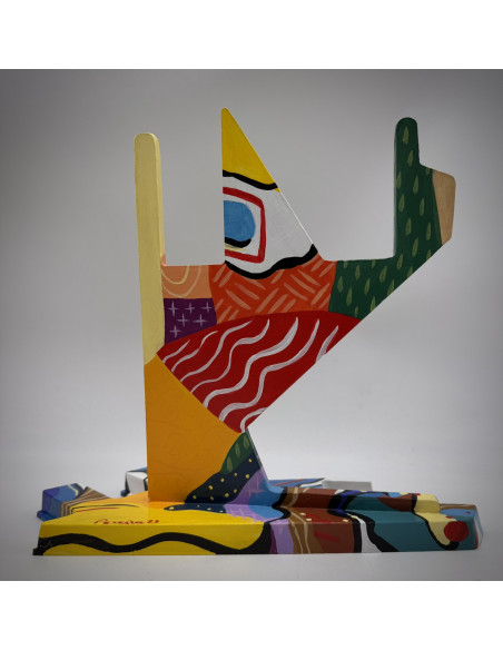 Julio Pereira (Venezuela, 1969). Momentos Lúdicos. Materiales reciclados policromados.