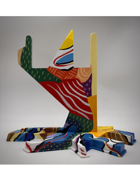 Julio Pereira (Venezuela, 1969). Momentos Lúdicos. Materiales reciclados policromados.