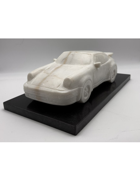 Cristina Rommel (Alemana / Argentina, 1978). Porsche 911. Mármol de Carrara.