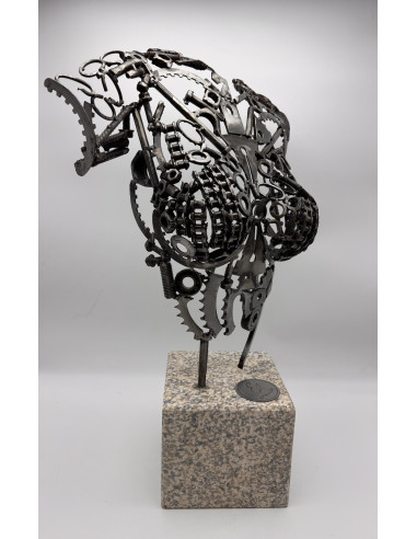 Eugenia Latino (Argentina, 1976). Renacimiento. Materiales reciclados.