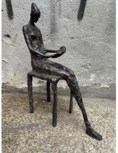 Miguel Couto (Malpica, 1971). La lectora. Bronce a la cera perdida.
