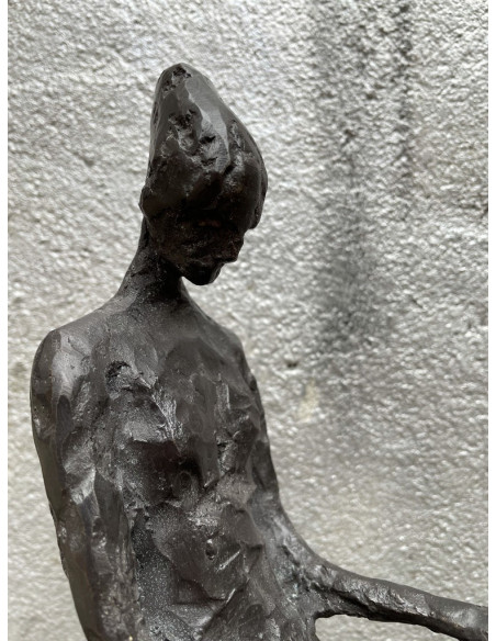 Miguel Couto (Malpica, 1971). La lectora. Bronce a la cera perdida.