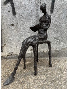 Miguel Couto (Malpica, 1971). La lectora. Bronce a la cera perdida. 2